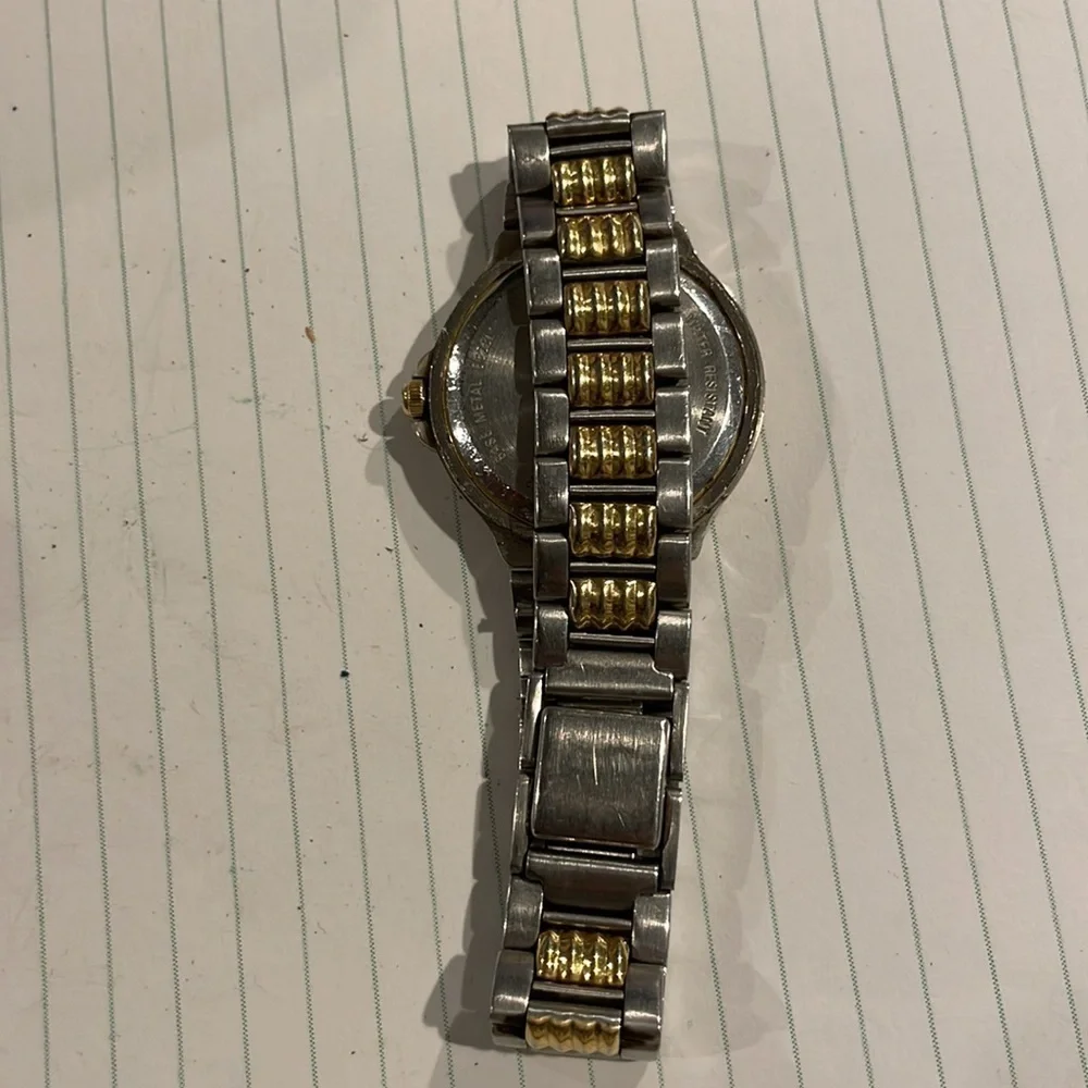 Bulova vintage quartz watch with date